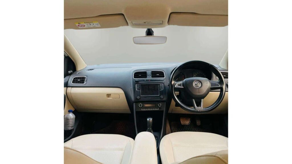 2_10_Interior_8d4668b7-1a28-4eb1-a8fd-e1f0e7a0c150